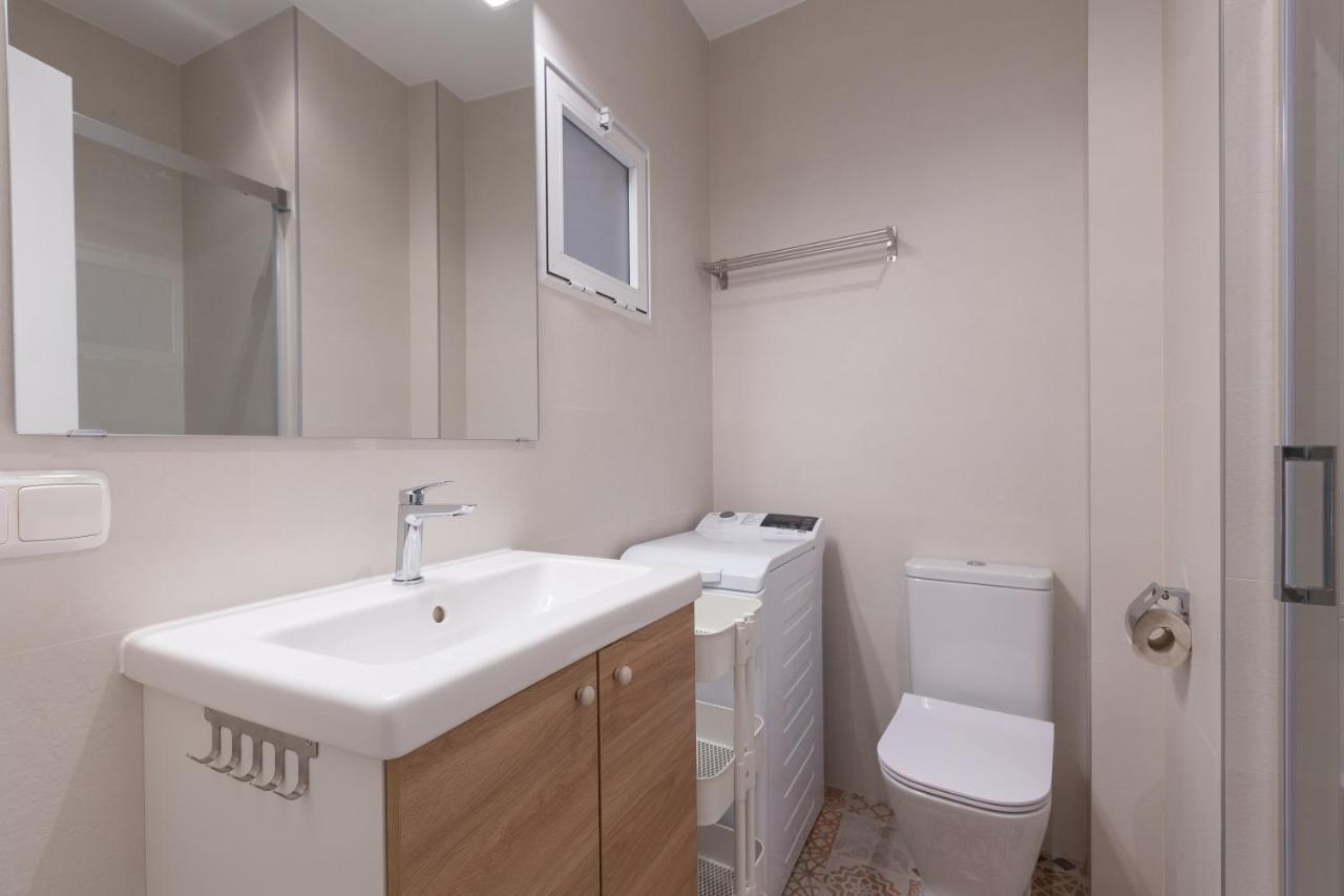Puerta De Larios: Central Three-Bedroom Apartment With Balconies And Patio Málaga Buitenkant foto
